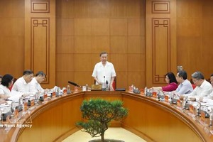 党中央总书记、国家主席苏林在会议上发表总结讲话。 