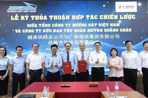 越南铁路总公司与中国广州地铁集团战略合作协议签署仪式。图自《新河内报》