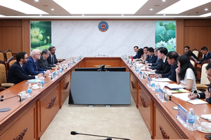 工作会谈全景。图：mof.gov.vn