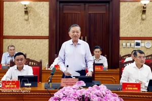 党中央总书记、国家主席苏林主持召开中央科技发展、创新与数字化转型指导委员会会议，总结自成立以来的工作成果并部署今后重点任务。图自越通社
