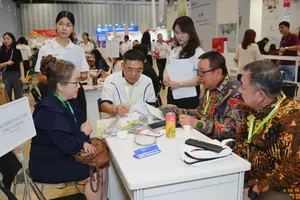 印尼企业在 2025 年 9 月于胡志明市举行的“商品供应链对接”活动中。图：爱云