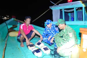 Tạm giữ tàu cá chở thuê 4 thiết bị giám sát hành trình 