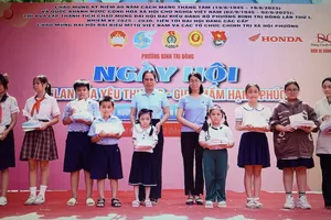 Nhiều hoạt động bảo vệ môi trường, chăm lo người dân ở phường Bình Trị Đông 