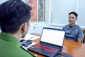 An Giang: Tạm giữ nghi phạm cho vay lãi nặng, tàng trữ súng 