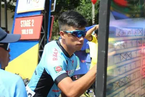 Lường Văn Sinh bị té lên xe cấp cứu