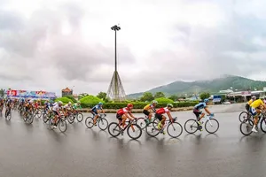 Giải xe đạp Bến Tre tạm ngưng vì khó khăn kinh phí. Ảnh: HOÀNG HÙNG