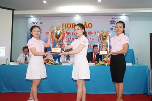 BTC giới thiệu cúp của giải đua