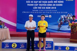 Nguyễn Thị Thu Mai tạm giữ áo vàng sau 2 chặng. 