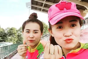 Hai chị em Phạm Hồng Nhung, Phạm Hồng Loan. 