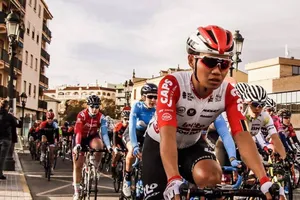 Nguyễn Thị Thật trên đường đua. 