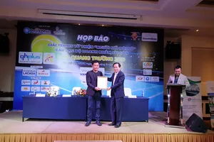 Các Doanh nhân chung tay xây dựng cầu cho bà con vùng Đồng Tháp Mười. 