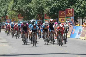 Các pha tranh nước rút tại giải VTV Cúp.