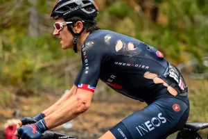 Tranh cãi chuyện ném chai nước gây tai nạn ở giải xe đạp Giro d’Italia