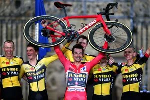 Primoz Roglic đzng thống trị ở giải Vuelta a Espana 