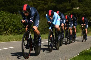 Ineos Grenadiers thắng lớn ở nội dung đồng đội tính giờ