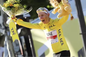 Tadej Pogacar giành danh hiệu Vélo d'Or