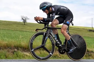 Martin Salmon giã từ sự nghiệp ở tuổi 24