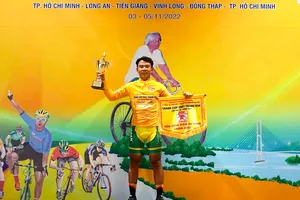 Trần Nhật Duy với chiếc Áo vàng chung cuộc