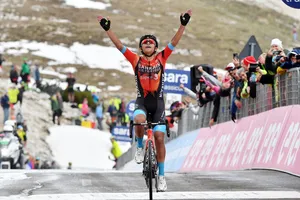 Santiago Buitrago chiến thắng chặng 19