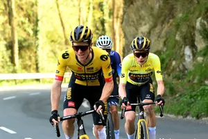 Steven Kruijswijk là người hỗ trợ tích cực cho Jonas Vingegaard