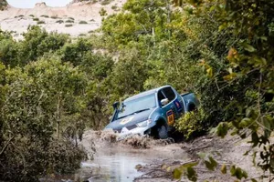 Người chơi phải chinh phục địa hình hiểm trở