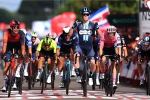 Alberto Dainese thắng chặng 19