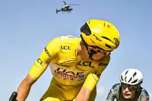 Áo vàng Tadej Pogacar cố gắng loại bỏ Jonas Vingegaard