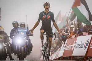 Pablo Castrillo một mình lao về đích