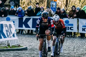 Demi Vollering là tay đua hàng đầu thế giới