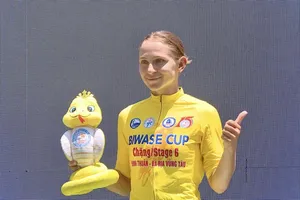 Ngoại binh Natalia Frolova giành áo vàng cả 2 giải Biwase