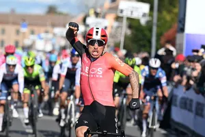 Caleb Ewan thắng chặng 2 