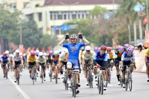 Nick Kergozou lần thứ 3 tận hưởng niềm vui chiến thắng