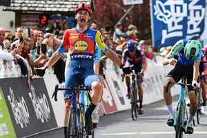 Giulio Ciccone mừng chiến thắng