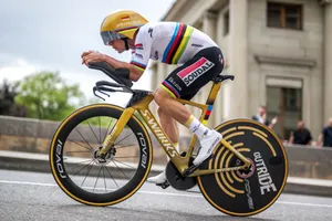 Remco Evenepoel chiến thắng nội dung cá nhân tính giờ