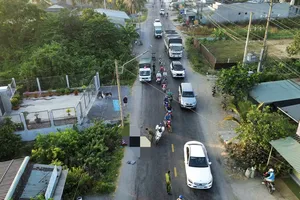 Hiện trường vụ tai nạn giao thông trên quốc lộ 62