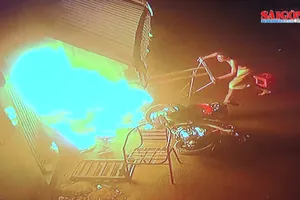 Cháy nhà tạm ở Quận 9, 2 người tử vong