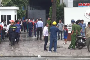 Cháy gara ô tô ở Bình Tân 