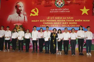 Học bổng Nguyễn Văn Hưởng - 21 năm tiếp sức sinh viên ngành y