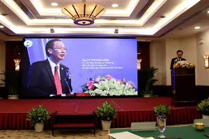 Lãnh đạo thành phố trân trọng lắng nghe những chia sẻ quý báu từ cộng đồng kiều bào