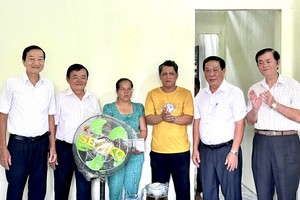 土龙木坊天后宫捐建“大团结屋” 