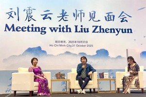 作家刘震云与读者交流。