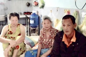 朱全与患病的母亲和胞妹相依为命。