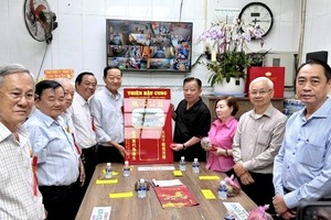 胡志明市Becamex集团向土龙木天后宫捐资支持公益事业