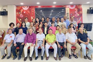 胡志明市统一粤剧团顾问会庆祝新春佳节