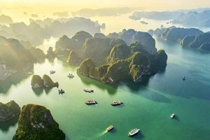 景色优美的下龙湾。（图：互联网）