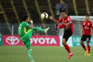 Long An vẫn chưa tìm lại cảm giác chiến thắng từ sau trận thắng Cần Thơ hôm khai mạc (ảnh: DŨNG PHƯƠNG)