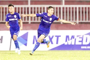 Liệu Anh Đức sẽ "nổ súng" trên sân Hòa Xuân ở trận bán kết lượt đi? (Ảnh: HOÀNG HÙNG)