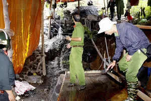 Hơn 100 chiến sĩ công an đột kích, nổ mìn đánh sập hầm thiếc trái phép tại Lâm Đồng