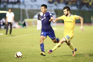 B.Bình Dương tiếp SLNA trong thời điểm thiếu vắng nhiều trụ cột. Ảnh: DŨNG PHƯƠNG