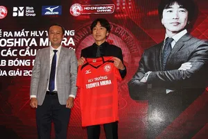 CLB TPHCM đặt niềm tin vào HLV Miura. Ảnh: DŨNG PHƯƠNG